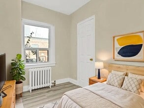 166 Eastbourne Ave in Toronto, ON - Building Photo - Building Photo