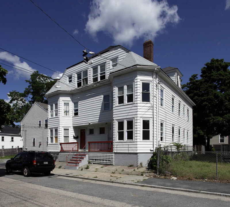 33-35 Redwing St in Providence, RI - Building Photo