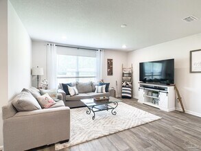 10505 Queens Gate Cir in Pensacola, FL - Building Photo - Building Photo