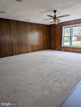 8608 Linton Hall Rd in Bristow, VA - Foto de edificio - Building Photo
