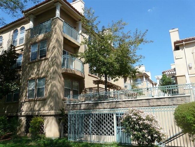 property at 952 S 11th St