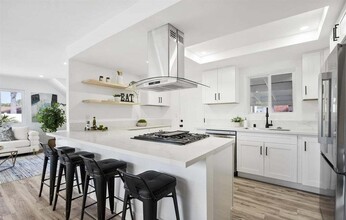 2537 Davis Ave in Carlsbad, CA - Building Photo - Building Photo