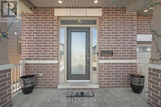 908 Embankment St in Ottawa, ON - Building Photo - Building Photo