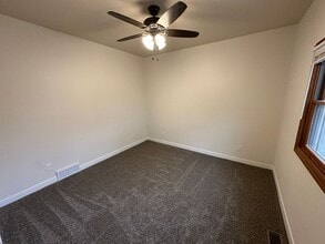 1814 17th St in Rock Valley, IA - Building Photo - Building Photo