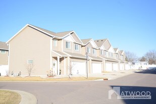 Indigo Crossing in Mankato, MN - Building Photo