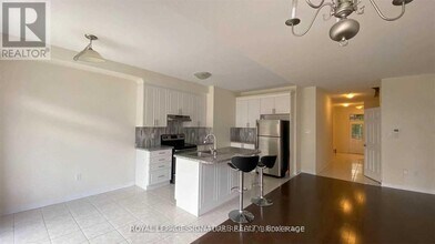 362 Leadwood Gate in Oakville, ON - Building Photo - Building Photo