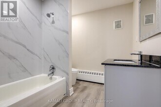 81 McMillan Dr in Oshawa, ON - Building Photo - Building Photo
