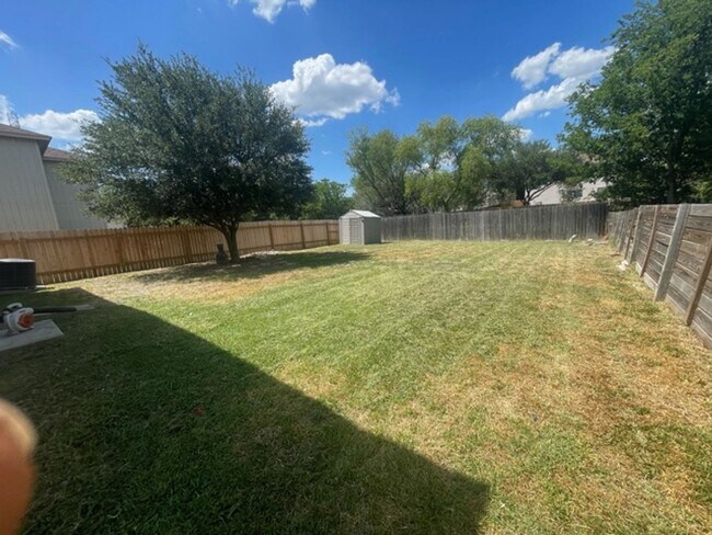 10735 Juniper Pass in San Antonio, TX - Building Photo - Building Photo