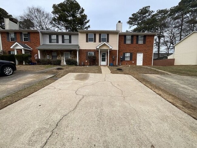 property at 1439 Springleaf Cir SE