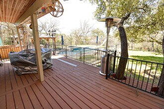 10710 D-K Ranch Rd in Austin, TX - Foto de edificio - Building Photo