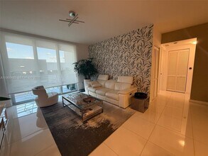 7661 NW 107th Ave, Unit 503 in Doral, FL - Building Photo - Building Photo