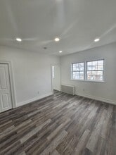 164 Bartholdi Ave-Unit -2nd floor in Jersey City, NJ - Building Photo - Building Photo