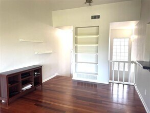 1100 Azie Morton Rd in Austin, TX - Building Photo - Building Photo