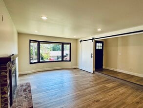 11965 NW Oatfield Ct in Portland, OR - Building Photo - Building Photo