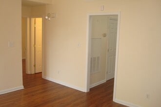 425 Reavis Ave in Smyrna, TN - Foto de edificio - Building Photo