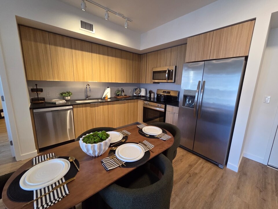 751 E 28th St, Unit B1 in Hialeah, FL - Foto de edificio