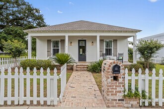 164 Markham Dr in Gulfport, MS - Building Photo - Building Photo