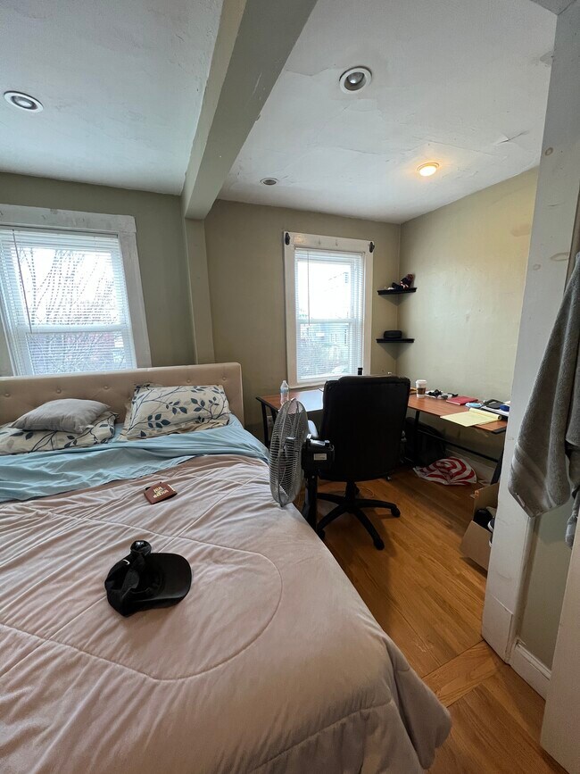 735 Somerville Ave, Unit 3 in Somerville, MA - Building Photo - Building Photo