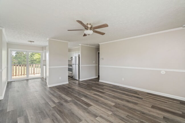 property at 2832 Vicksburg Ln