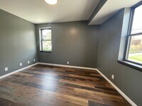 2905 Glenmore Ave photo'