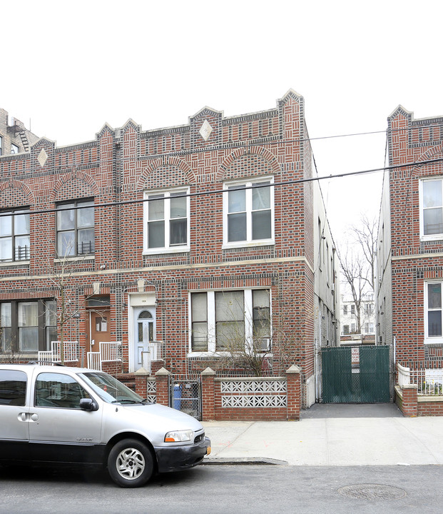 1934 Daly Ave in Bronx, NY - Building Photo