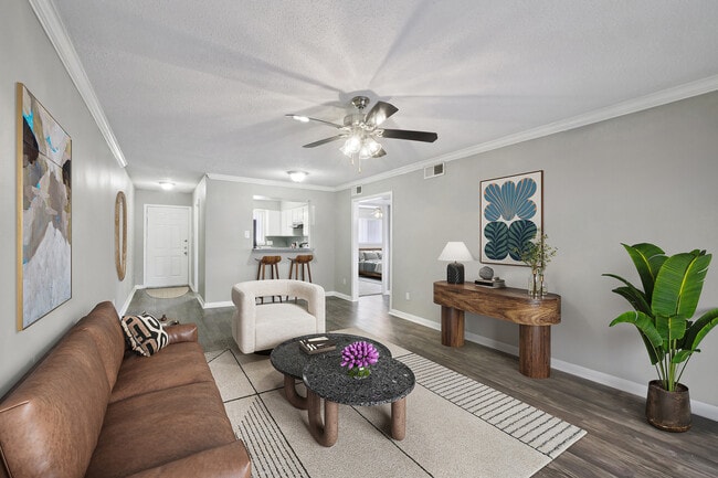 ReNew Greenway in Houston, TX - Foto de edificio - Building Photo