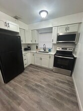 1091 SW 32nd Ct, Unit Marina APT in Fort Lauderdale, FL - Foto de edificio - Building Photo