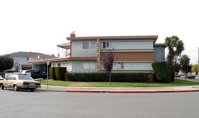 779 Deland Ave in San Jose, CA - Foto de edificio - Building Photo