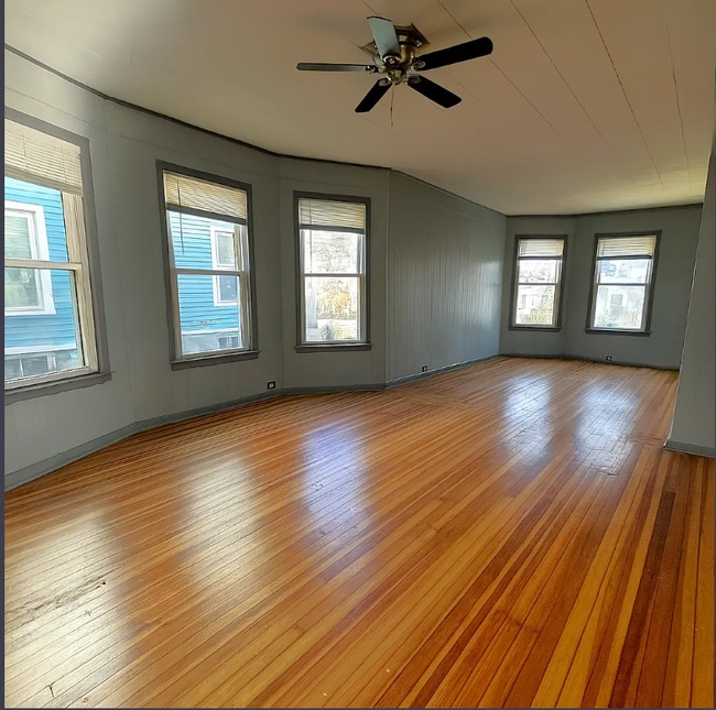 89 S Cherry St in Poughkeepsie, NY - Foto de edificio - Building Photo