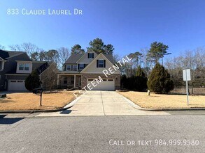 833 Claude Laurel Dr in Apex, NC - Building Photo - Building Photo