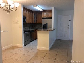 15530 SW 80th St-Unit -C-203 in Miami, FL - Building Photo - Building Photo