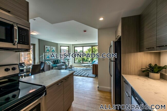 40 Malvern St, Unit 502 in Boston, MA - Building Photo - Building Photo