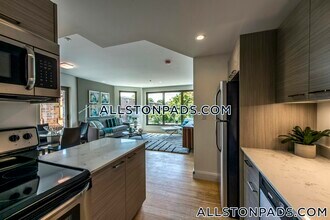 40 Malvern St in Boston, MA - Foto de edificio - Building Photo