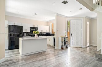21024 NE 34th Ct in Aventura, FL - Building Photo - Building Photo