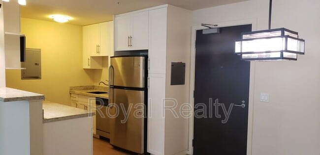 1810 Kaio?o Dr in Honolulu, HI - Building Photo - Building Photo