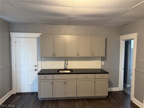 3694 E 57th St in Cleveland, OH - Foto de edificio - Building Photo