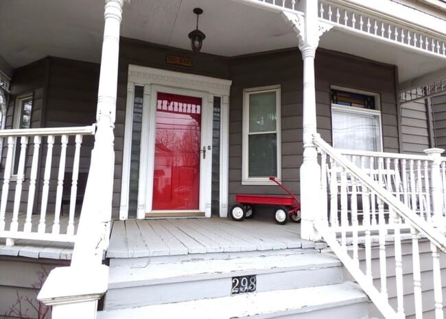 298 Main St, Unit 1 in Springfield, MA - Building Photo - Building Photo