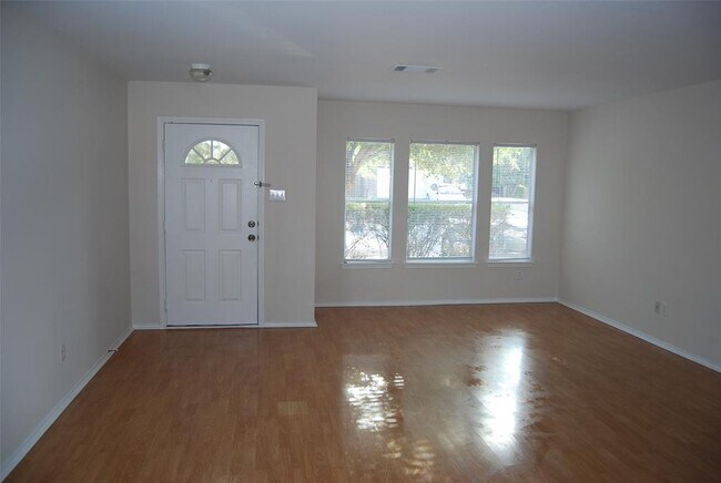 306 Crossland Cove in Leander, TX - Building Photo - Building Photo