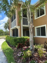 1875 Florida Club Dr in Naples, FL - Building Photo