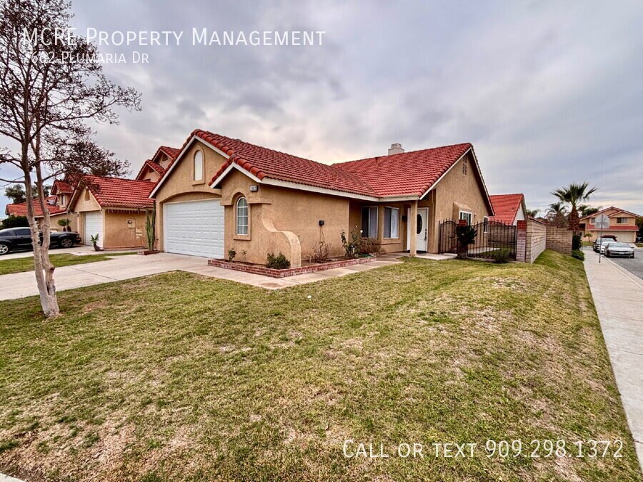 7662 Plumaria Dr in Fontana, CA - Building Photo