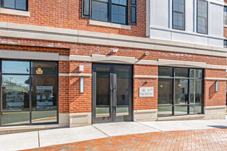 619 North in Ho Ho Kus, NJ - Foto de edificio - Building Photo