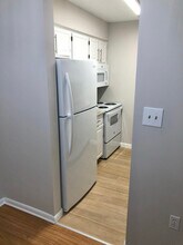 2210 Ravens Crest Dr in Plainsboro, NJ - Foto de edificio - Building Photo