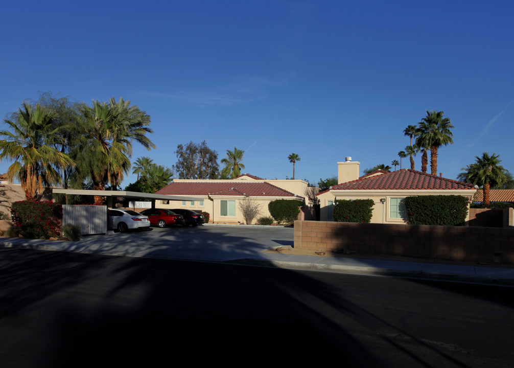 44560 San Rafael Ave in Palm Desert, CA - Building Photo