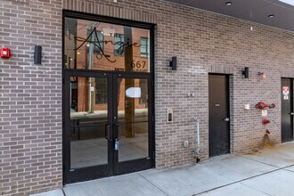 667 Grand St in Jersey City, NJ - Building Photo - Building Photo