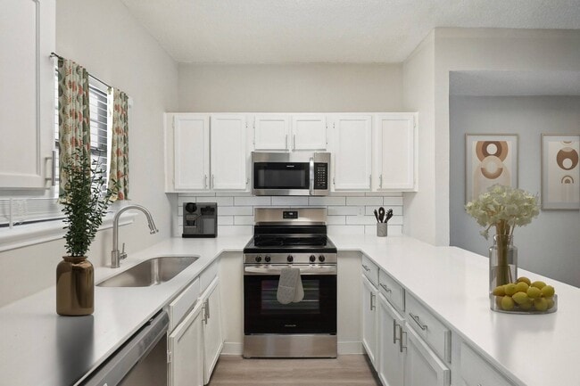Avalon Villas (LeaseCo)