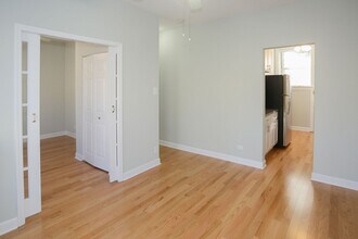 5046 N Winchester Ave, Unit 1932-3 in Chicago, IL - Building Photo - Building Photo