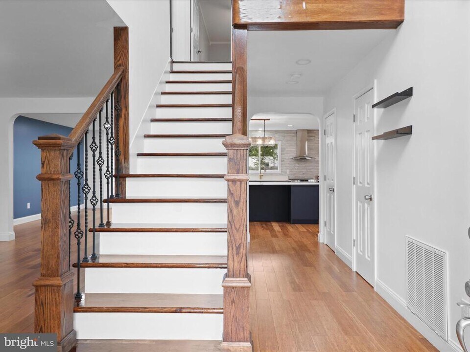 1012 Richmond Dr in Stafford, VA - Building Photo