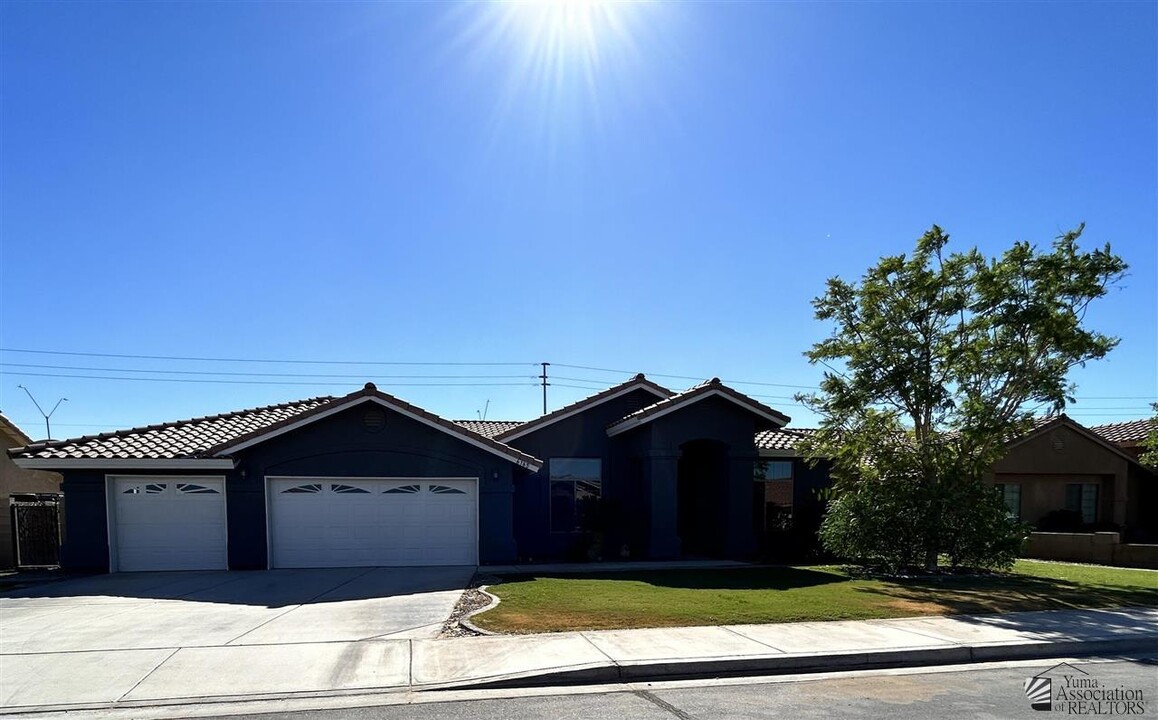 6165 E 47th Pl in Yuma, AZ - Building Photo