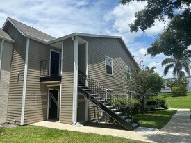 4760 Walden Cir in Orlando, FL - Building Photo