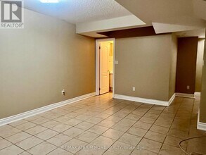 14 Chimenti Ct in Markham, ON - Building Photo - Building Photo